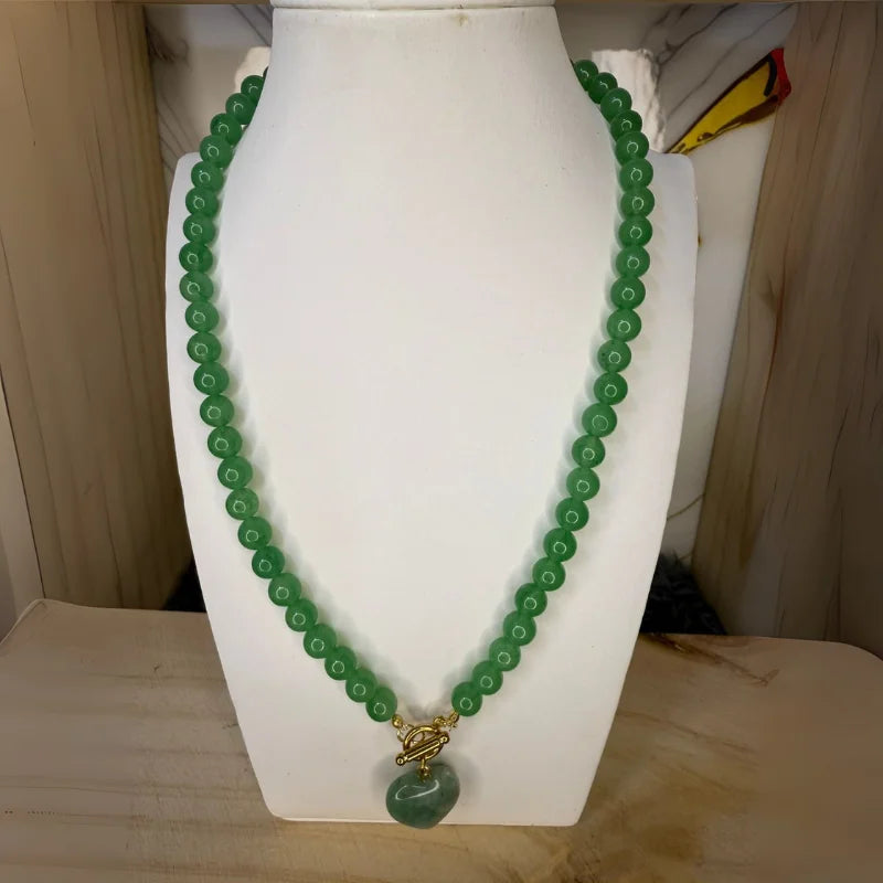 Collares de bolitas con dijes en forma de corazon + Pulsera de regalo